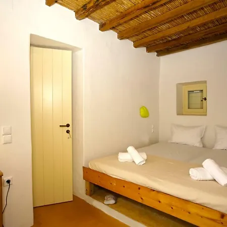 Sophia's Traditional House At Lefkes Paros