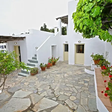 בית נופש Sophia's Traditional House At Lefkes Paros