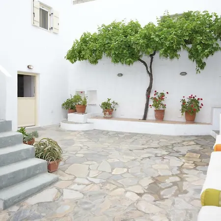 Sophia's Traditional House At Lefkes Paros