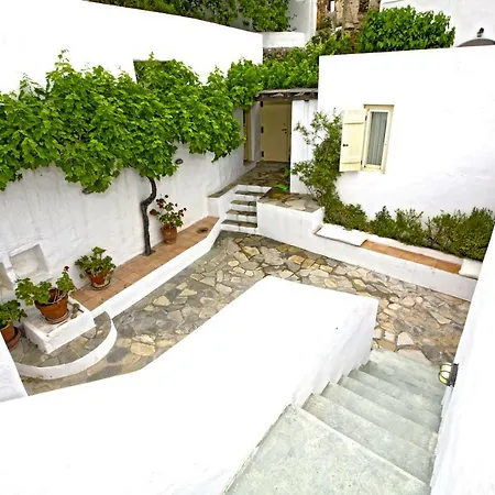 Sophia's Traditional House At Lefkes Paros